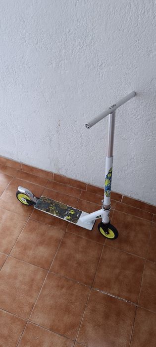 Trotinetes criança Jovem