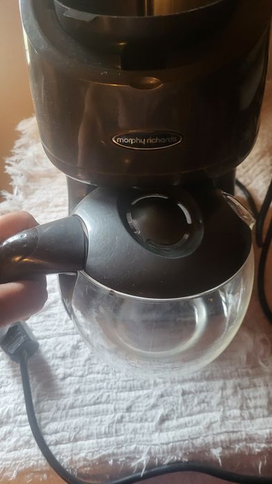 Maquina de cafe com cafeteira em vidro