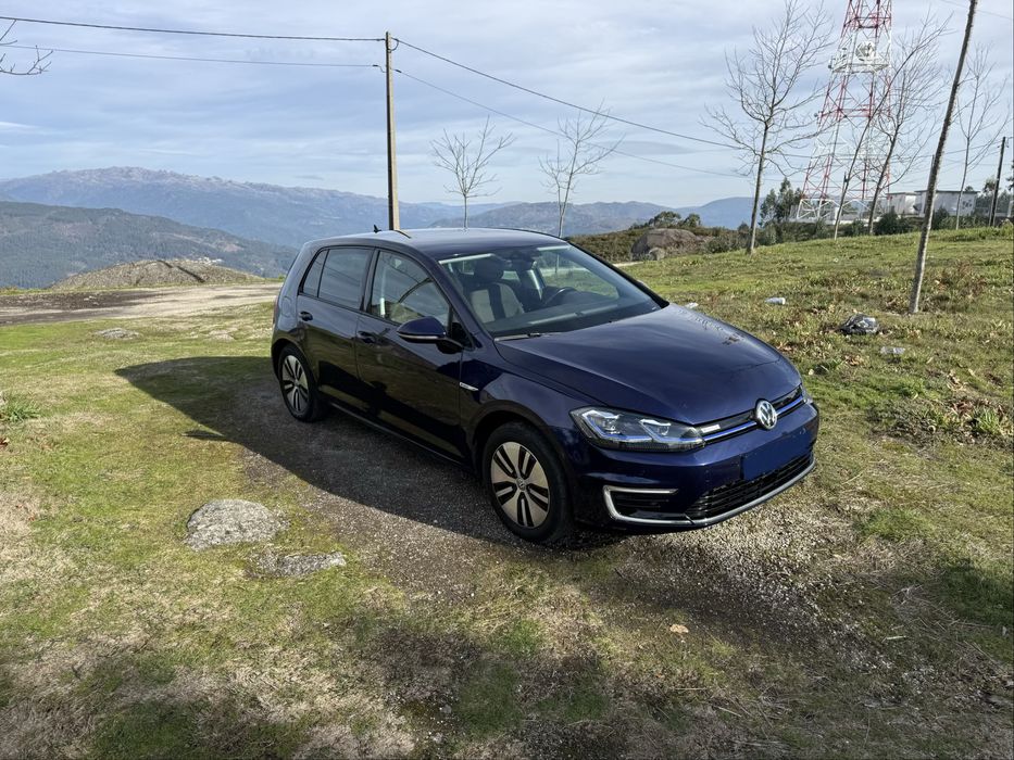Volkswagen E-Golf 04/2019 cockpit digital