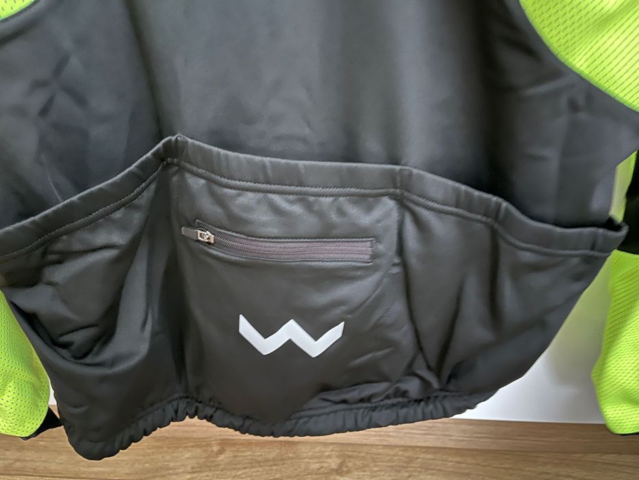 sprzedam nową kurtkę damską na rower