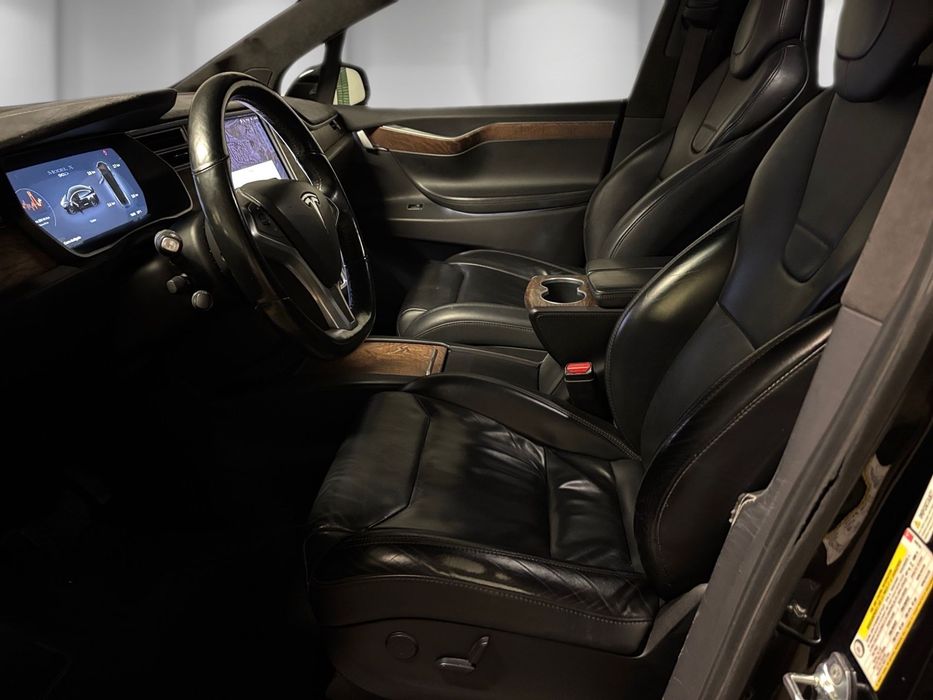 Tesla Model X 90D