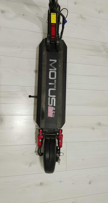 Hulajnoga elektryczna MOTUS 8.5 Lite Pro