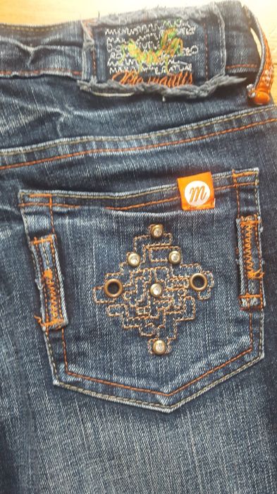 Dżinsowe spodnie z ozdobami