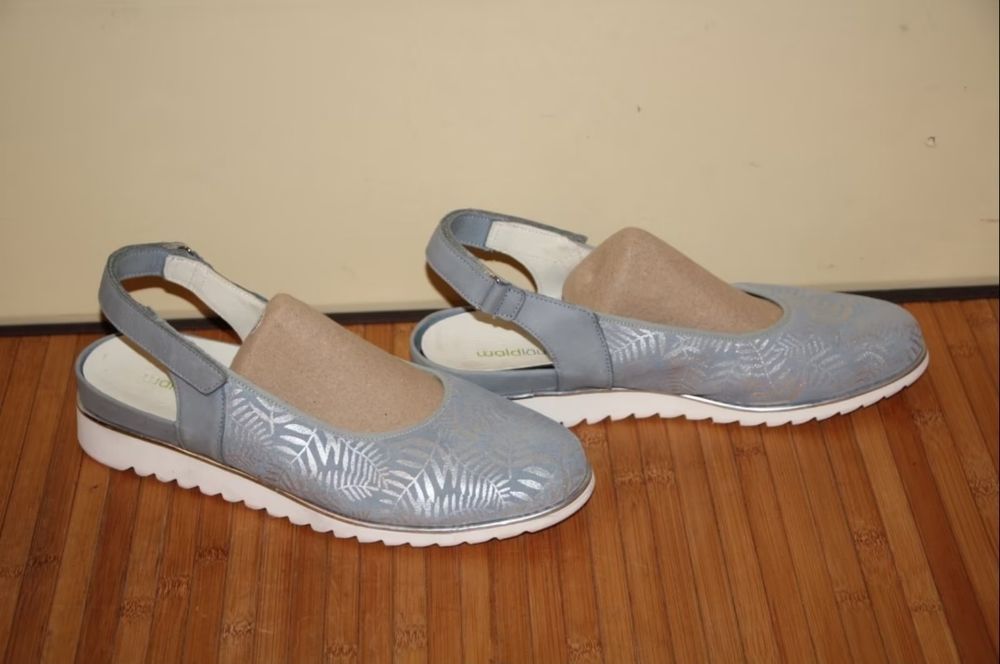 Шкіряні босоніжки на широку ніжку Waldläufer, розмір 42