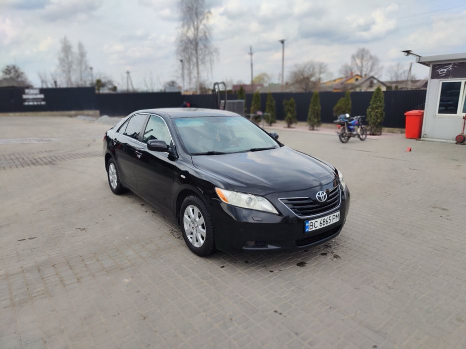 Продам Тойоту Камрі 40