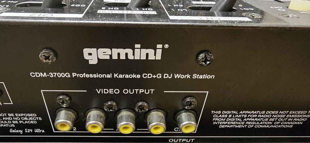 Mesa de DJ GEMINI 3700G Proficional