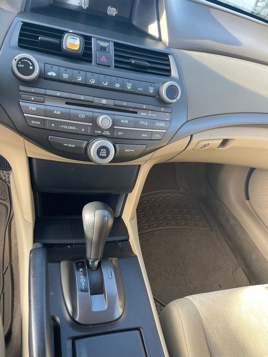 Honda Accord 2010 niski przebieg