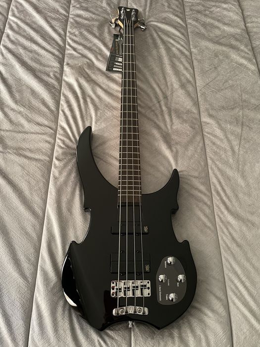 Warwick Rockbass Vampyre active