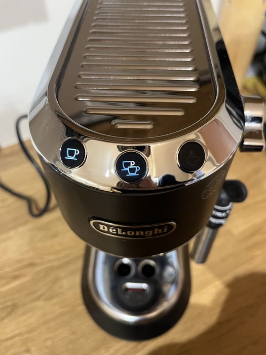 Ekspres de longhi delonghi dedica