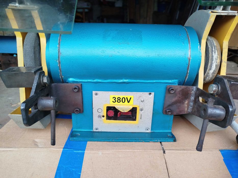 Станок точильно-шлифовальный 3Л631