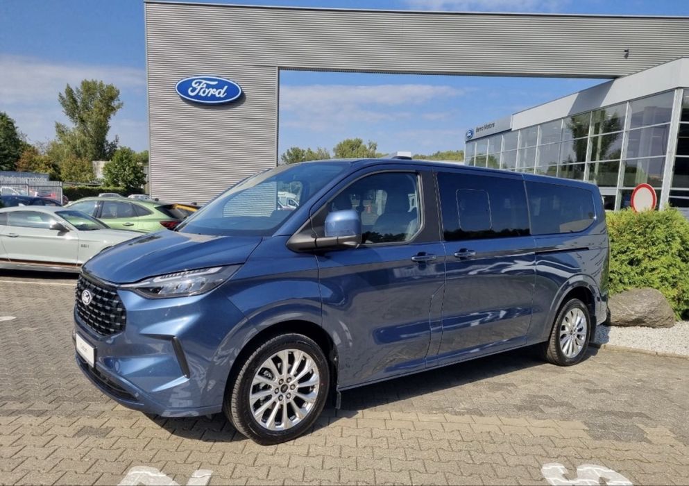 Wynajem wypozyczalnia samochodów BUS BUSA 8/9os Ford  4x4 Automat