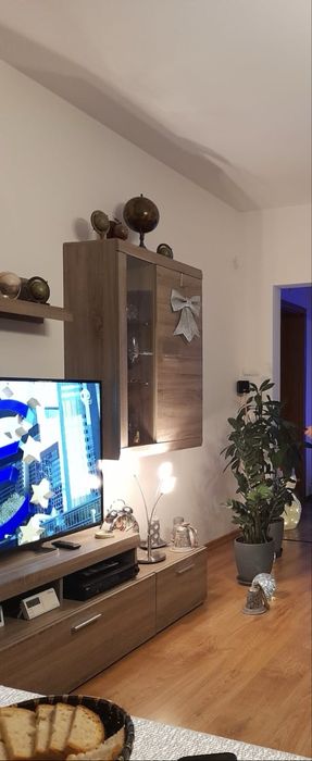 Meblościanka z witryną