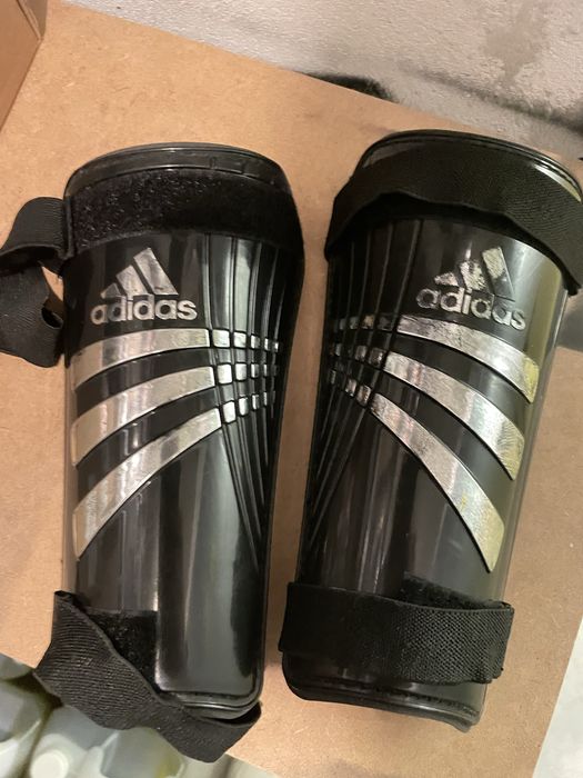 Caneleiras de Futebol Adidas