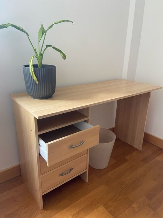 Secretária de madeira c/ 3 gavetas