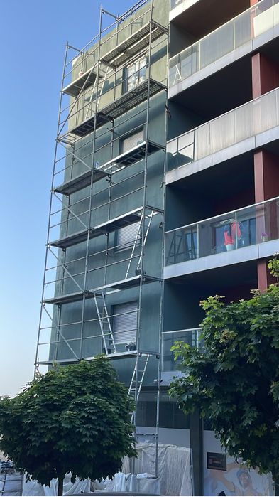 Trabalhos em altura por andaimes, rapel / alpinismo telhados, fachadas