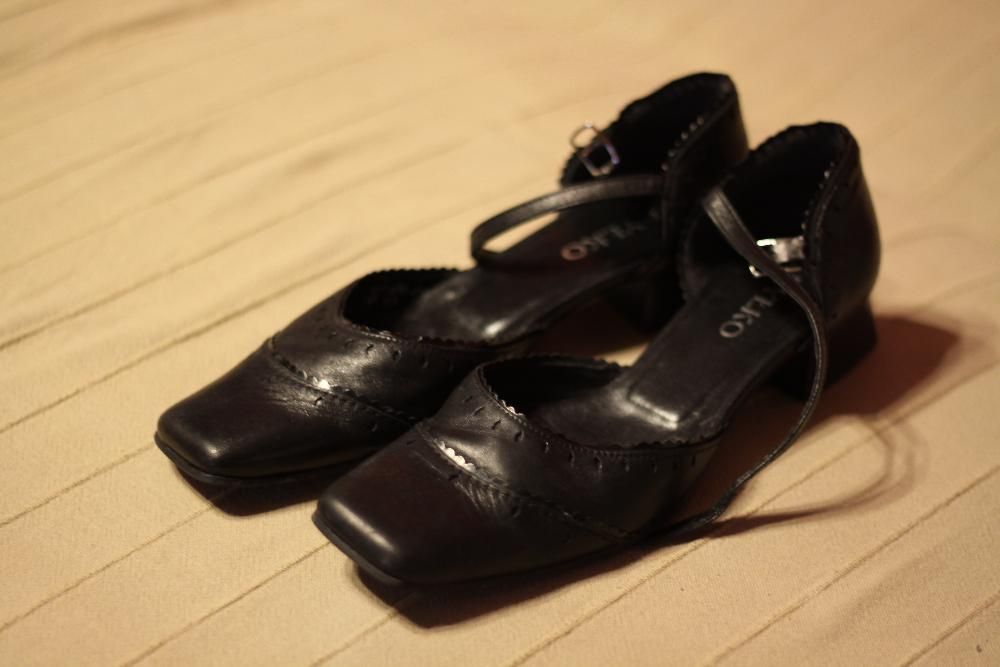 Raz ubrane czółenka buty Ryłko, roz. 36/37