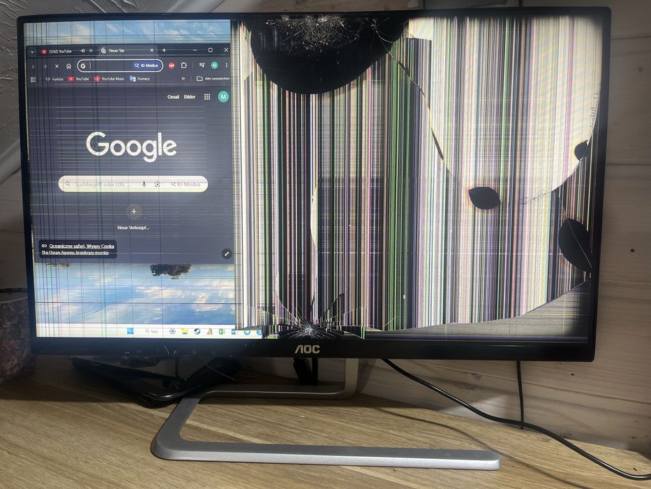 Monitor AOC rozbity