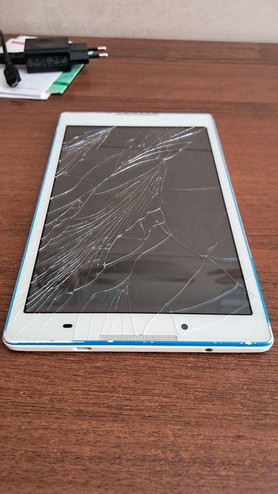 Планшет LENOVO TAB3 850M