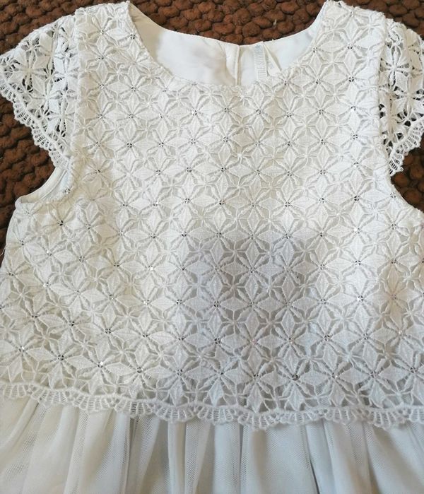 Vestido branco menina 5/6 anos
