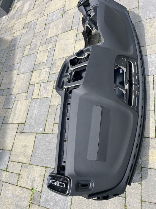 Торпеда Панель volvo xc40