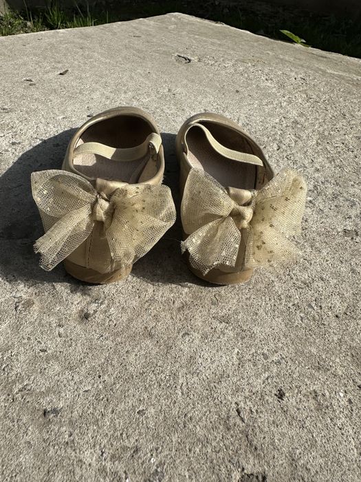 Туфлі, кросівки, босоніжки