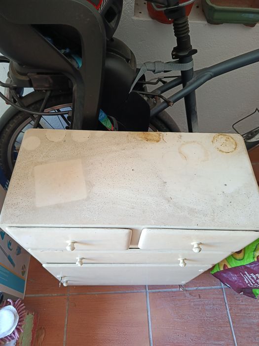 Pequeno Armário Vintage
