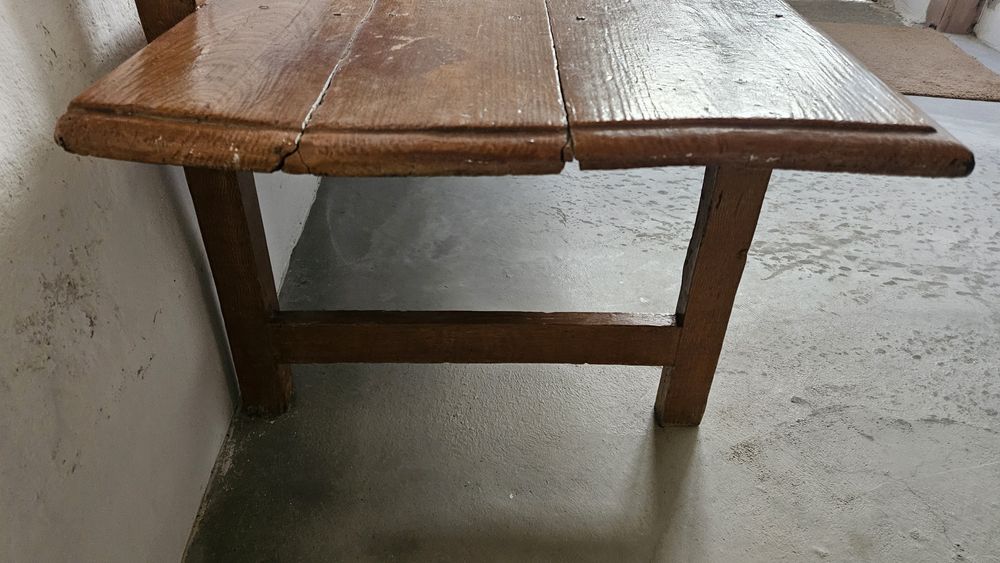 Banco Rústico antigo de madeira pintada. Peça unica.