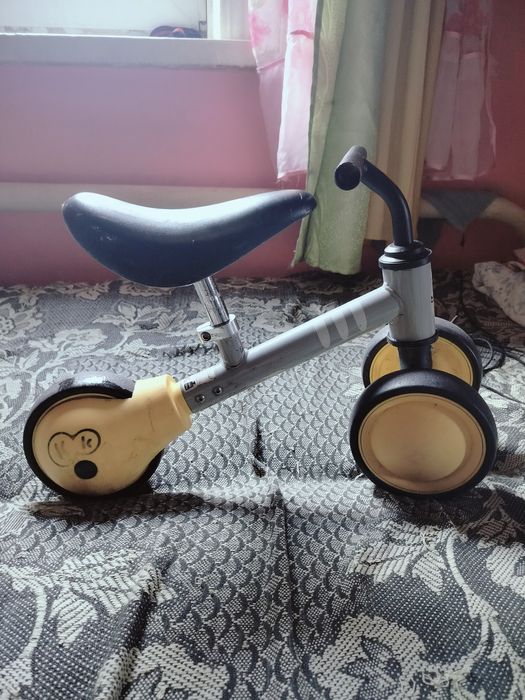 Беговел дитячий.