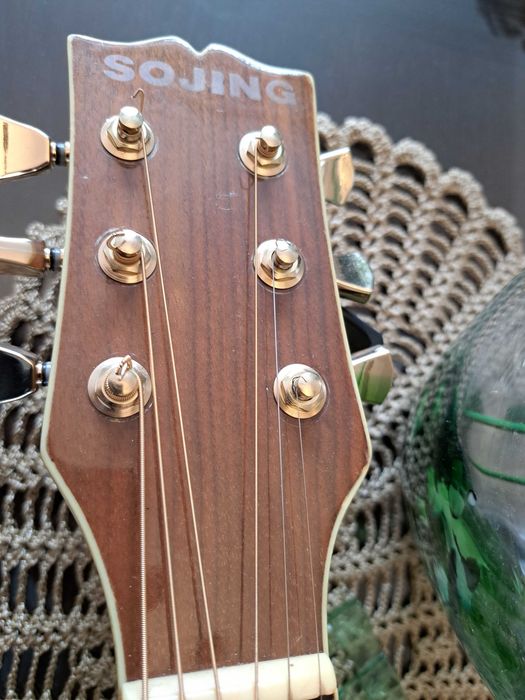 Japońska gitara  elektroakustyczna Sojing