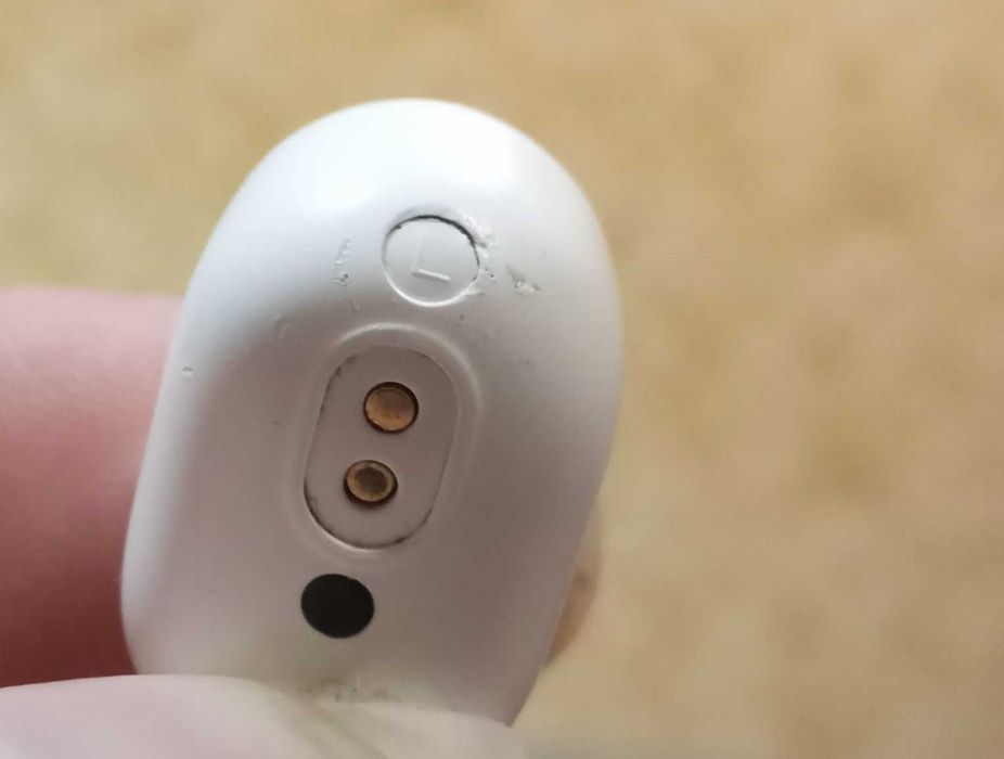 Продам Левый (без кейса) наушник Xiaomi Redmi AirDots White (белый).