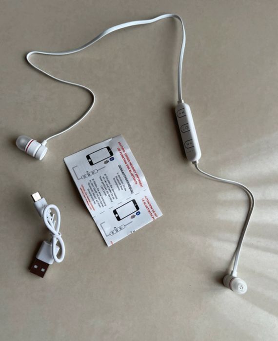 Iphone 11 64G + auricar bluetooth