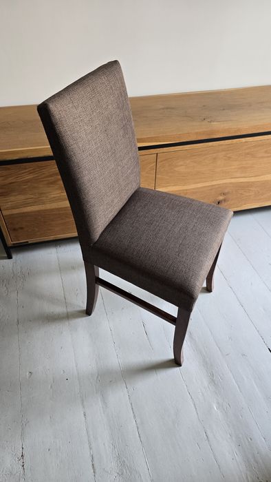 Komplet krzeseł z litego orzecha amerykańskiego