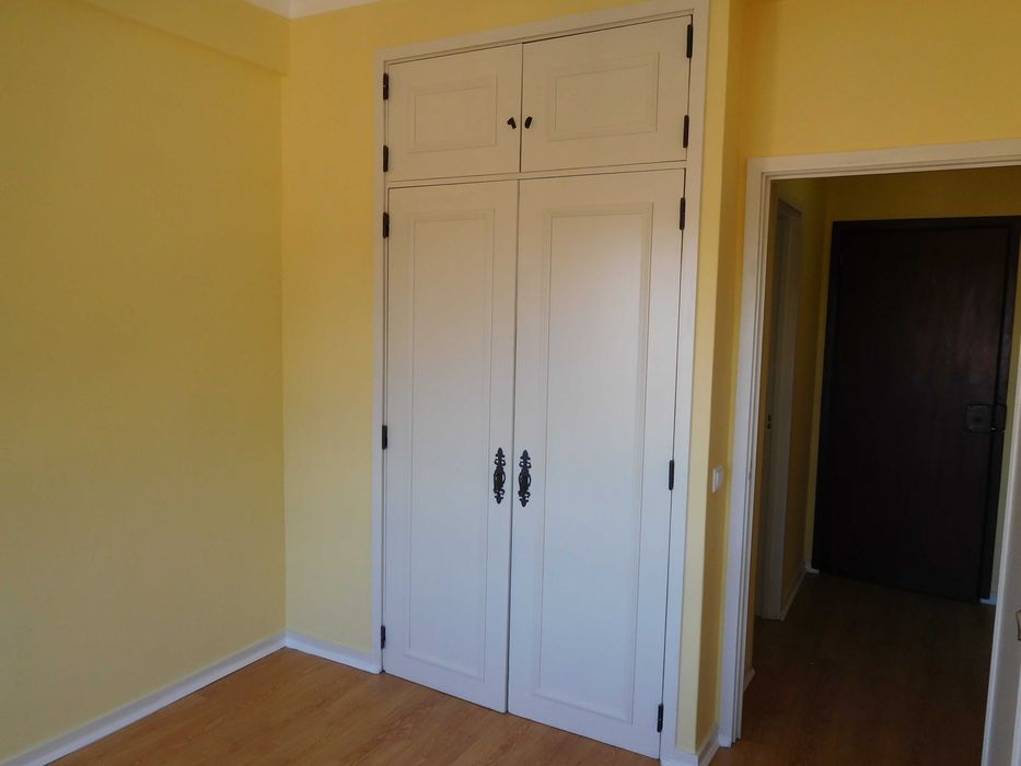 QUARTO com ronpeiro  bem localizado solum