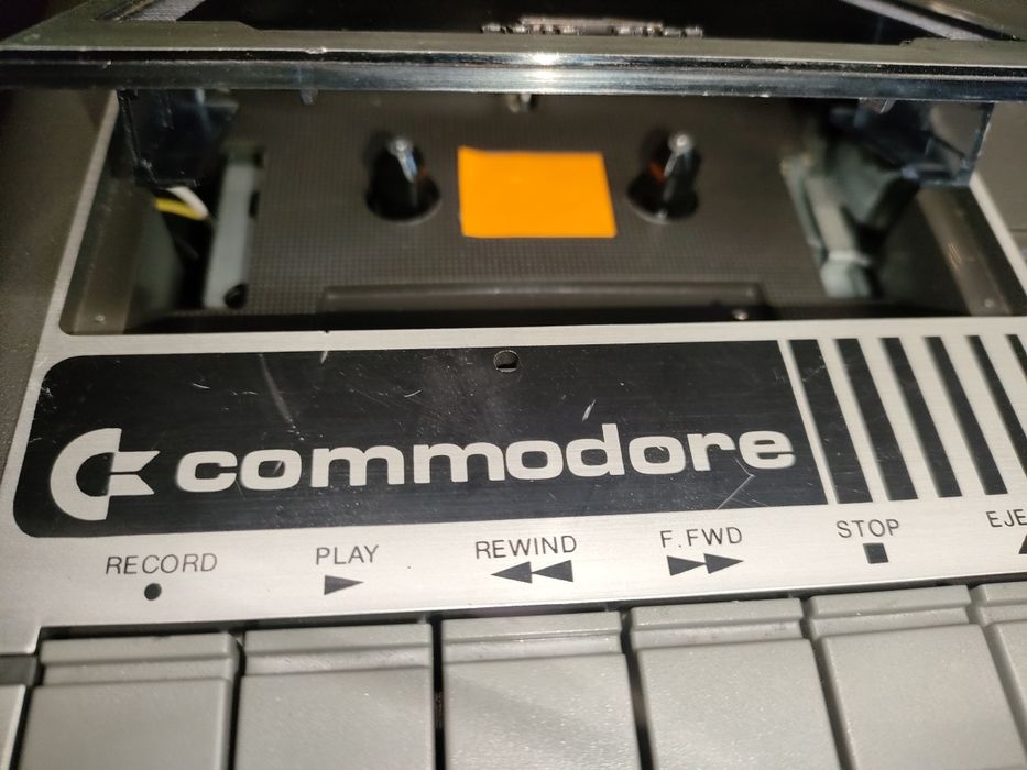 Magnetofon Commodore Data Cassette do C16 plus/4