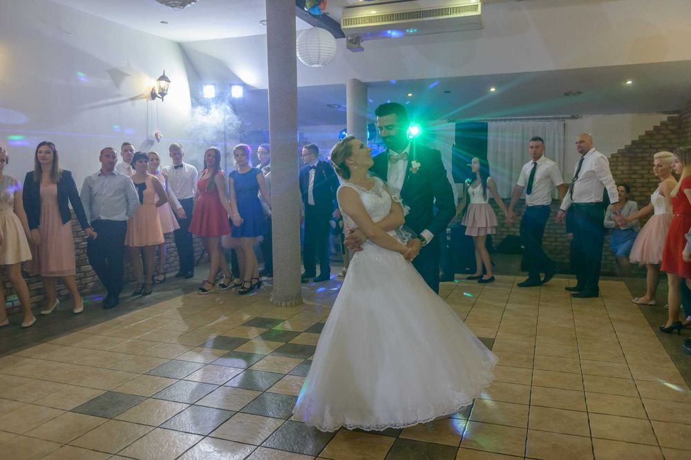 Suknia ślubna  36 s