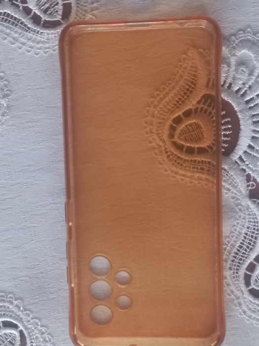 Продам чохли на Samsung a32 4q