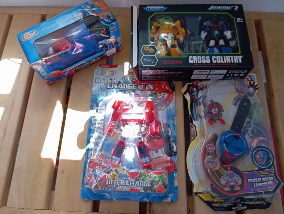 Машинка транформер,часи з транформером