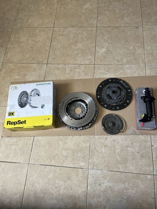 Kit Embraiagem LuK + Bomba + Manopla Audi A3 8L 1.6
