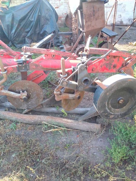 Продам плуг Кверделанд  3 корпусний
