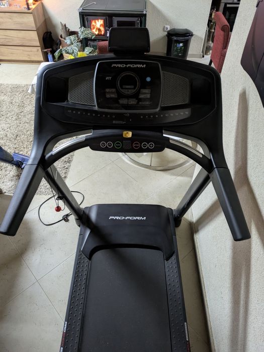 Performance 400i Treadmill436679423411496963
