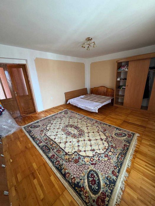 Продаж 2 поверхового будинку з балконом і ділянкою на 6 соток