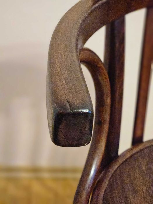 Gięte krzesło-fotel Thonet