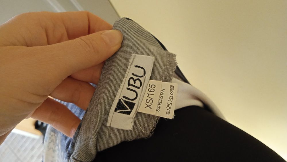 Elegancka dopasowana sukienka szara XS/s do pracy biura