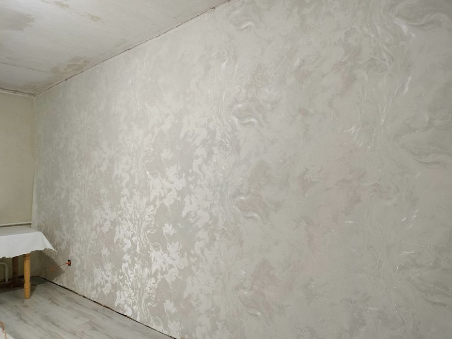 Поклейка обоїв шпалер