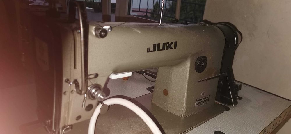 Maszyna do szycia JUKI DLN-415-4