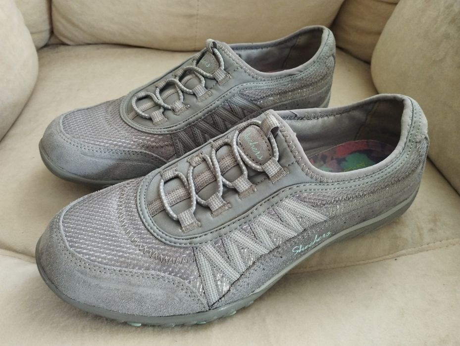 Кросівки Skechers. Розмір: 37