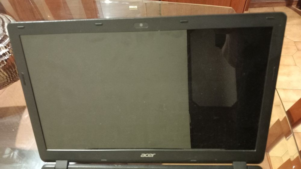 PC Acer Aspire ES1-512 para peças.