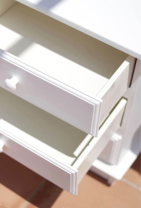 Mesas de cabeceira - Madeira Maciça e pedra mármore