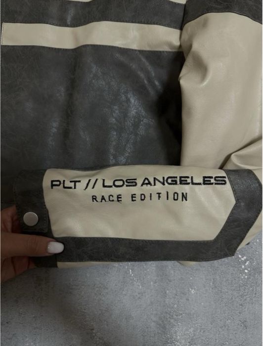 Шкіряна куртка в стилі moto jacket від бренду Prettylittlething