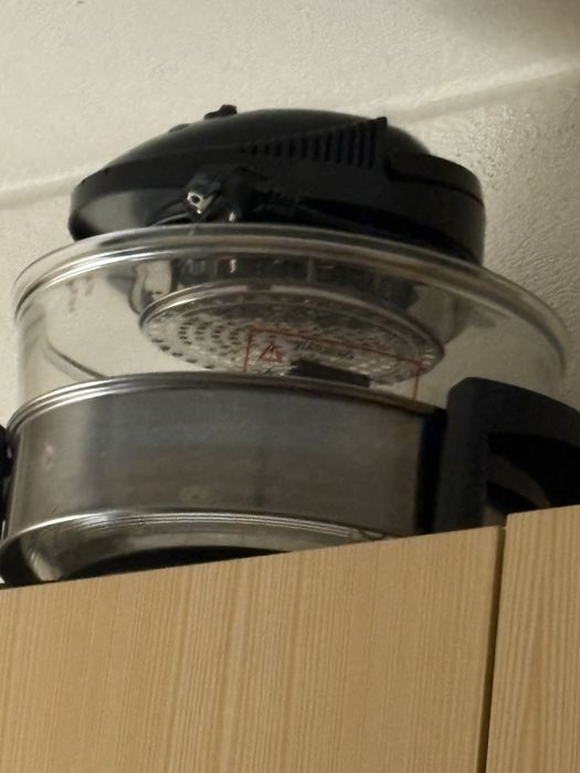 Forno de convencao praticamente novo , usado poycas vezes